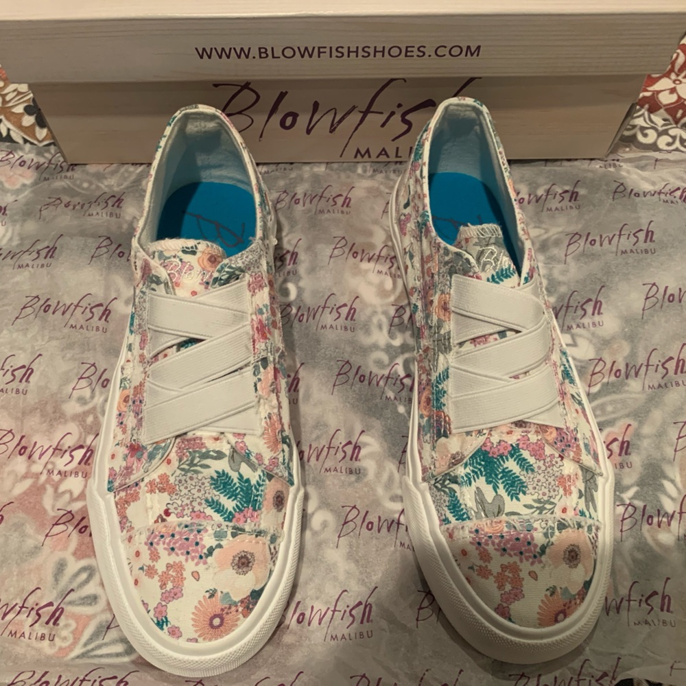 Blowfish sneakers 👟 floral print brand new In box size 6.5 Perfect for spring